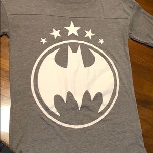 Gray mid sleeve shirt